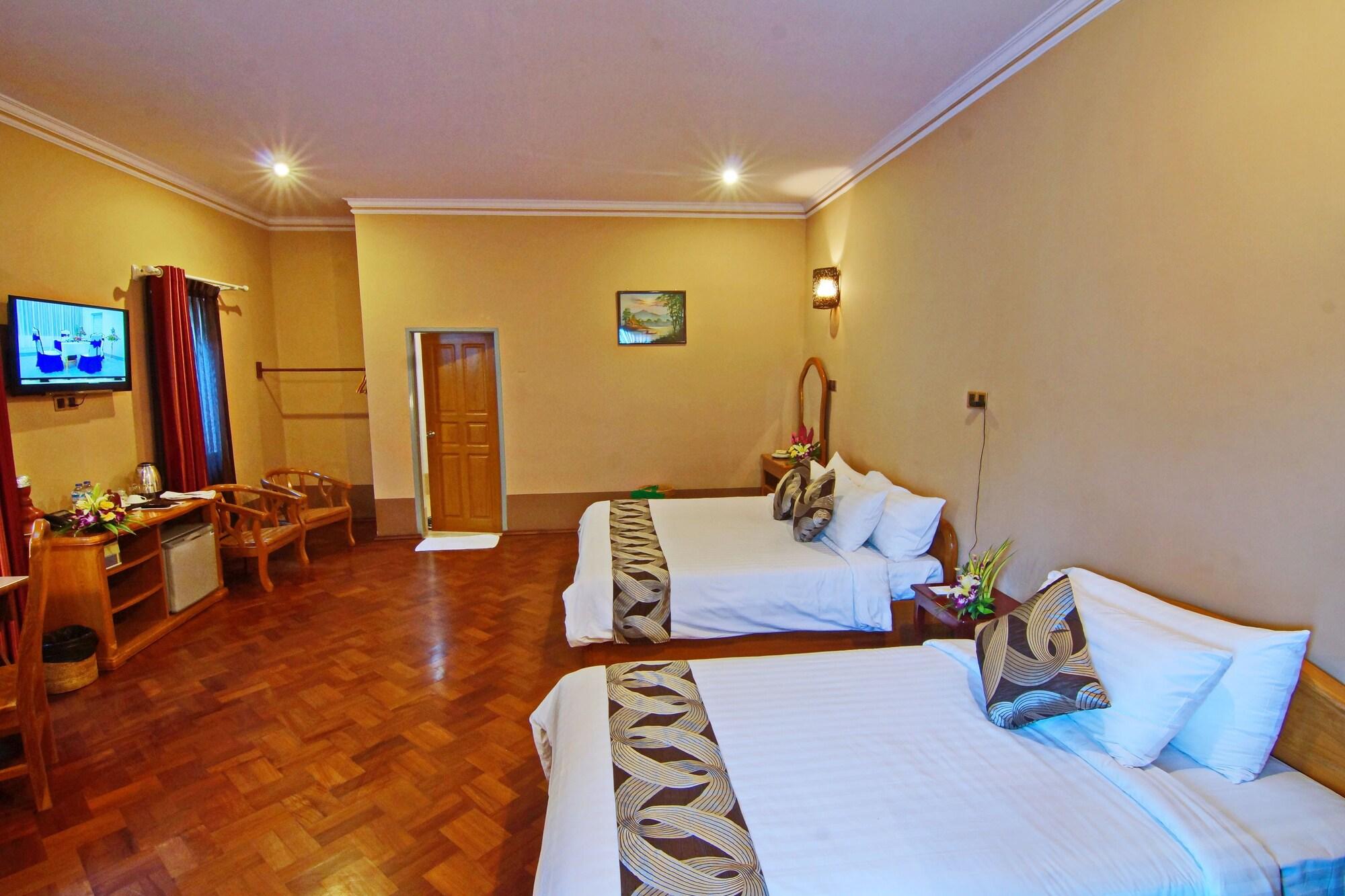 Triumph 4* Mandalay