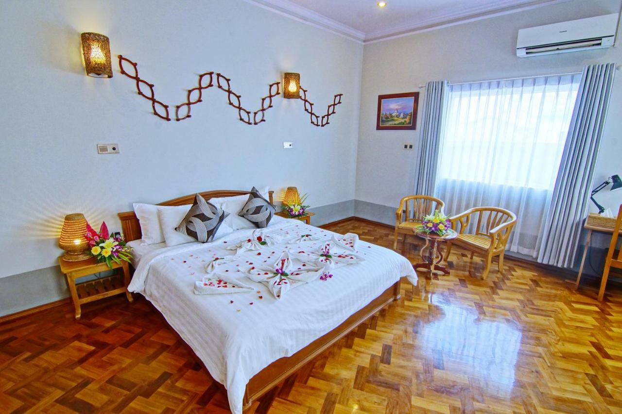Triumph 4* Mandalay